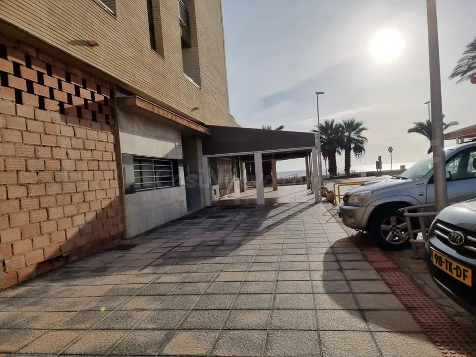 Alquiler local comercial (Roquetas de Mar)