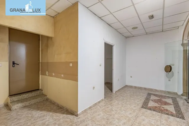 Local comercial en Pajaritos. — 17