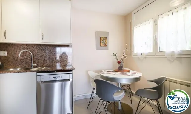 A solo 300 metros del mar: hogar con encanto en La Farella — 10