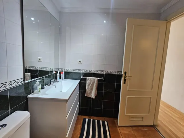 Piso familiar con Garaje, Trastero y Piscina en El Pinillo, a 800 Metros del Mediterráneo — 32