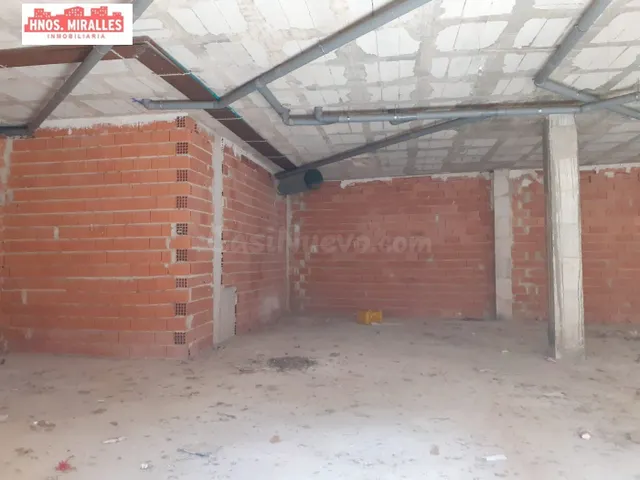 LOCAL EN BRUTO EN LOS MONTESINOS — 2