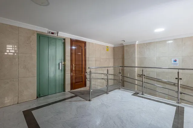 PISO REFORMADO JUNTO AVENIDA CADIZ — 31