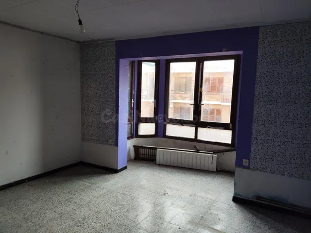 ¡AMPLIO PISO A LA VENTA EN LES BORGES BLANQUES!