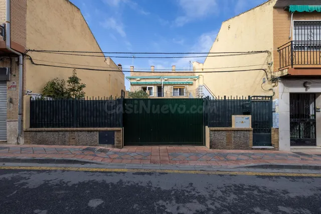 CASA EN PLENO CENTRO DE ARMILLA - foto 3