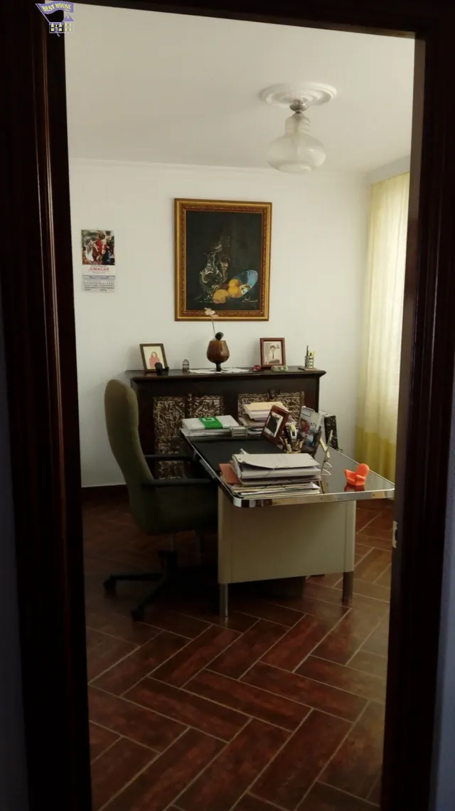 VENTA CASA EN ZONA CERCANA AL CENTRO — 10