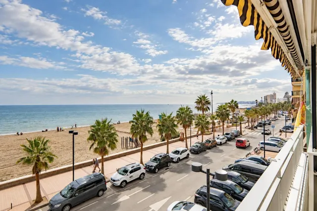 VIVIR FRENTE AL MAR EN FUENGIROLA — 43