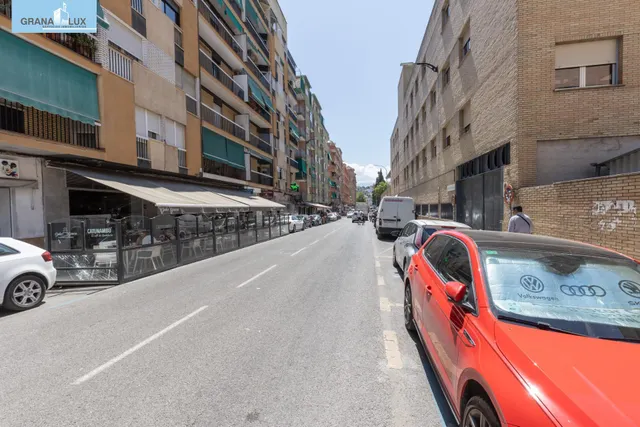 Estupendo piso  en la última planta en calle doctor azpitarte — 42