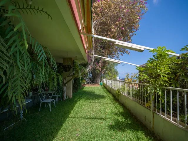 Chalet independiente junto a Paseo de Chil, con jardín, ascensor y vistas a la bahía — 10