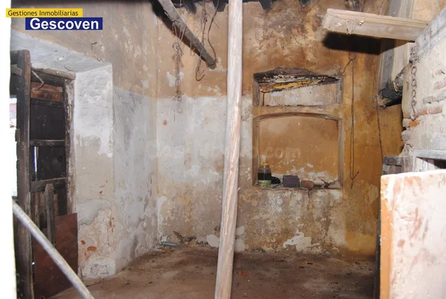 CASA CON TERRENO. PARA REFORMAR - foto 4