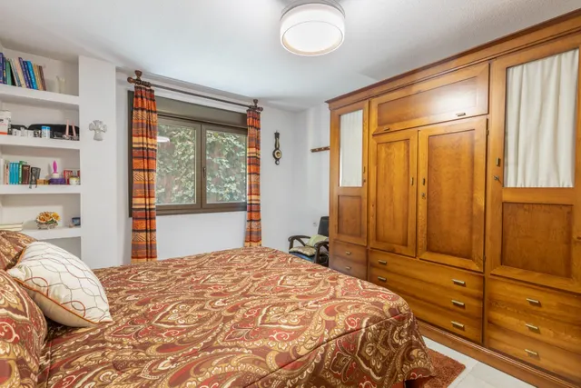 Exclusivo piso señorial con terraza en el Paseo del Salón (Cuesta de Escoriaza), con cochera y trastero. — 33