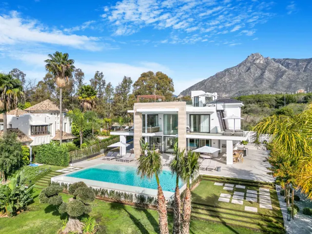 Contemporanea villa en Milla de Oro, Marbella — 3