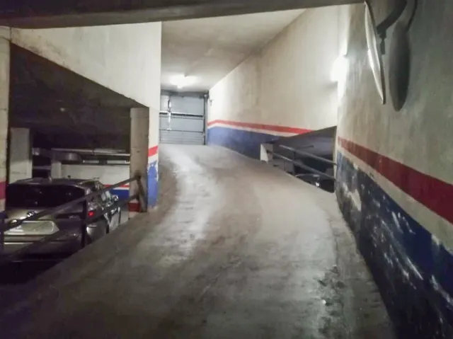 PLAZA DOBLE DE PARKING EN TRINITAT VELLA- BARCELONA — 8