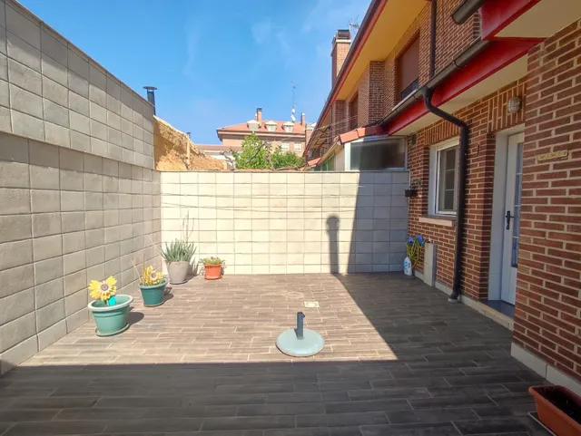 Chalet adosado en Paseo de la Democracia — 20