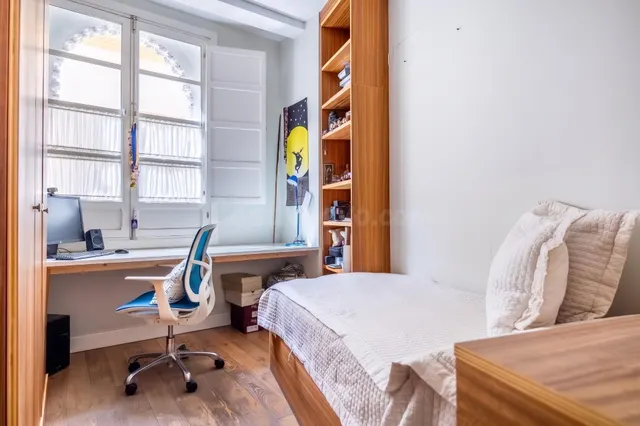 Exclusiva Casa Unifamiliar con Ascensor y Garaje en el Corazón de San Lorenzo, Sevilla — 18