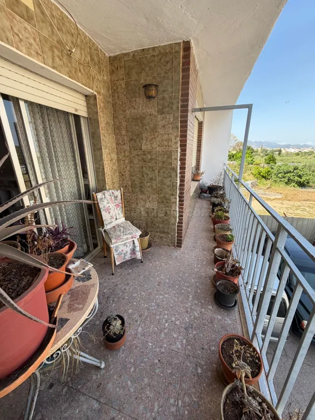 Venta de Vivienda en Castellón con Amplios Espacios y Gran T - foto 2