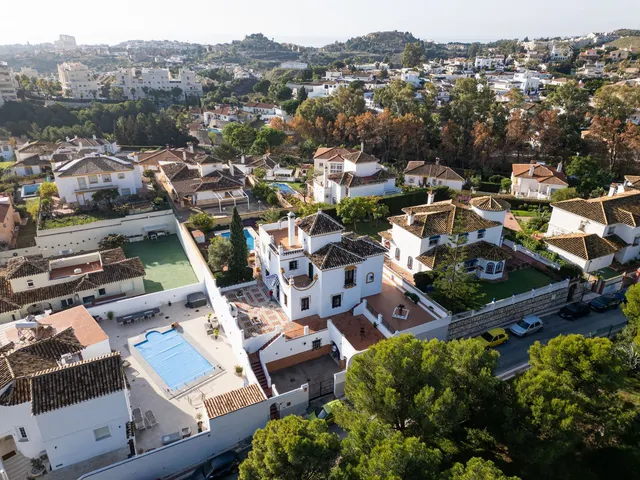 Chalet 5 habitaciones 318m² en venta - Centro — 39