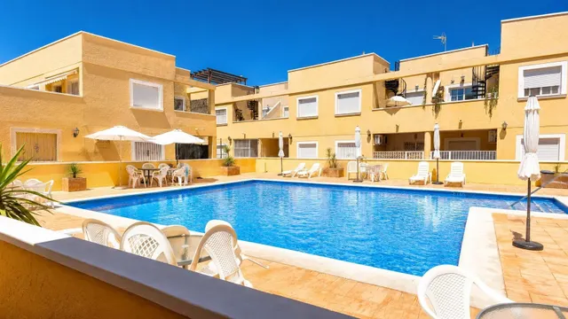 ¡Tu nuevo hogar en Palomares te está esperando! ✨PISCINA COM