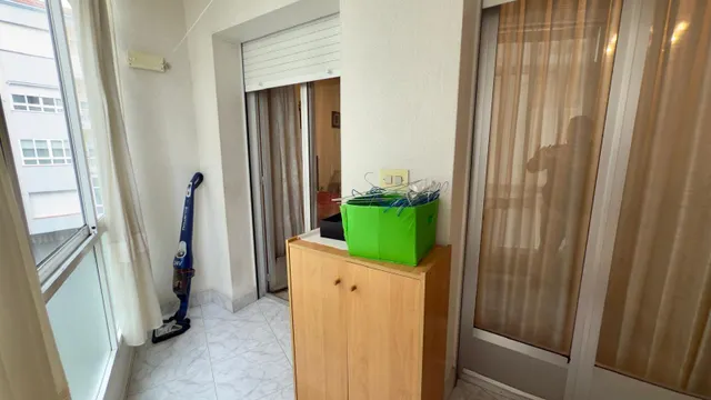 ¡Tu nuevo hogar en este encantador piso en un edificio con carácter del año 1975 y 4 habitaciones! — 32