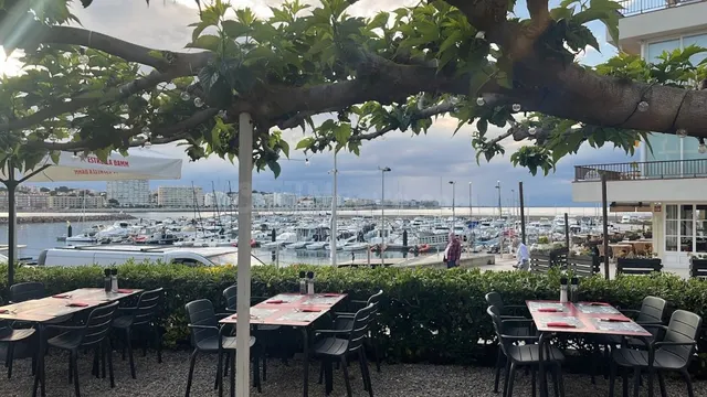Local comercial en Traspaso en Escala, L Girona - foto 2