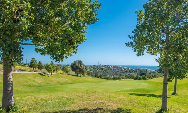 Villa moderna en primera línea de golf con vistas al mar — 9