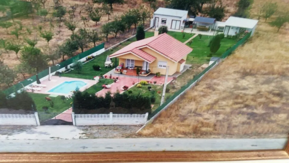 CASA CON FINCA Y PISCINA EN CABAÑAS RARAS