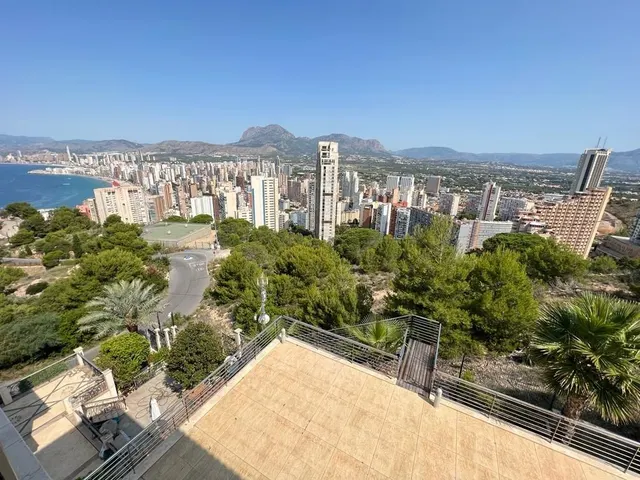 Chalet de lujo en Benidorm, zona Rincón de Loix. — 50