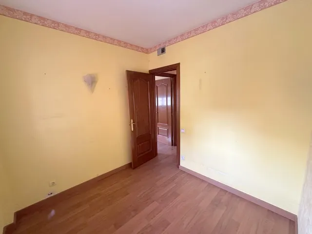 Amplio Piso en Venta 4h en Sant Boi de Llobregat - Zona Vinyets — 18