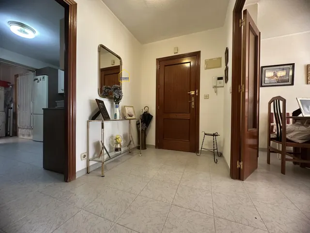 Piso de 4 dormitorios, patio y garaje a la venta en Cervantes — 6