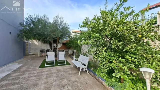 Adosado en Playa de Miramar a 600m del mar, con parcela de 213 m2, piscina comunitaria, barbacoa, chimenea y garaje para varios coches. — 6