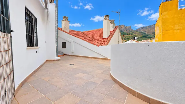 ¡FANTÁSTICO ÁTICO-DÚPLEX CON AMPLIA TERRAZA A UN PASO DE LA CATEDRAL! — 25