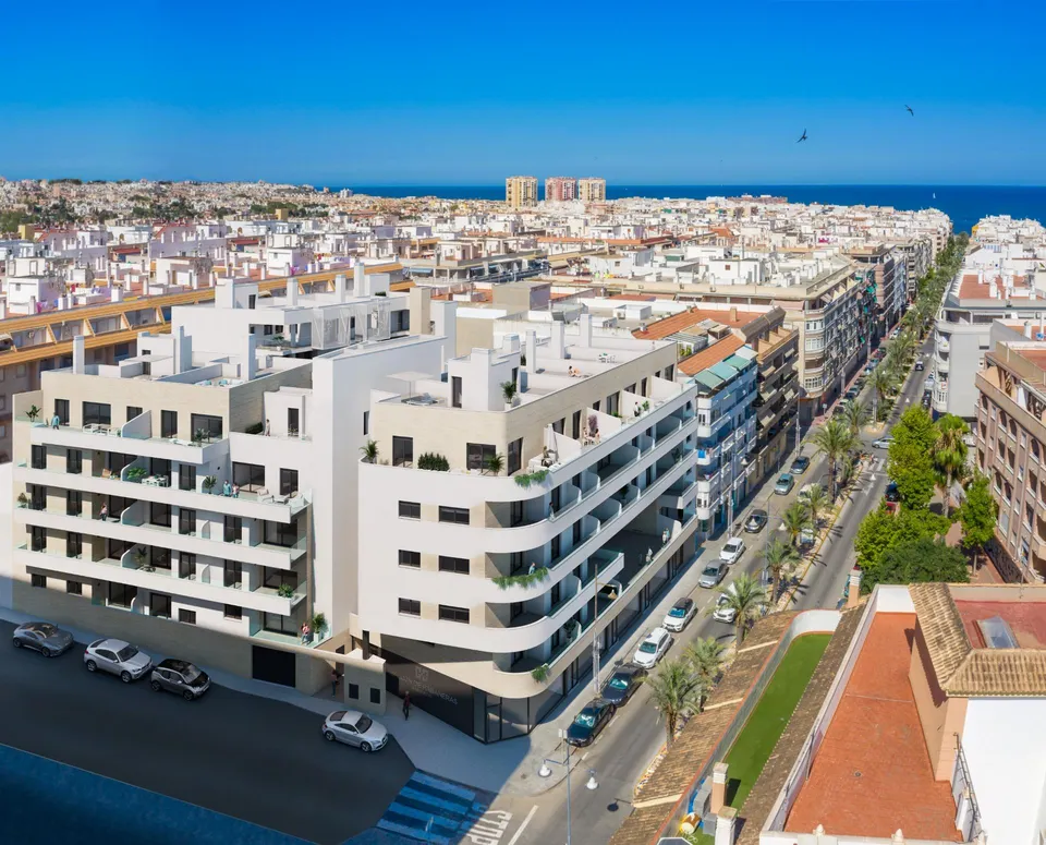 Ático de 2 dormitorios con vistas al mar en un nuevo complejo residencial en Torrevieja.