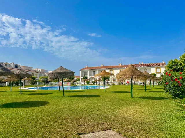 CASA EN SEGUNDA LÍNEA DE PLAYA, URBANIZACIÓN MARE NOSTRUM — 7
