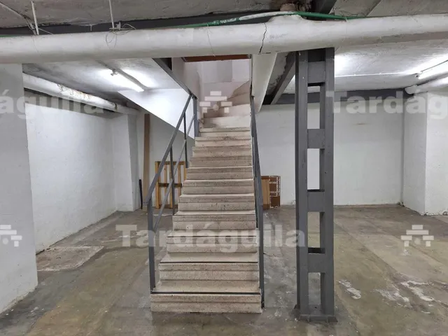 LOCAL EN ALQUILER EN CALLE ARCO — 18