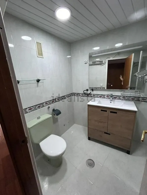 ALQUILER DE EXCELENTE VIVIENDA SIN AMUEBLAR EN AVENIDA OSCAR ESPLÁ ALICANTE — 9