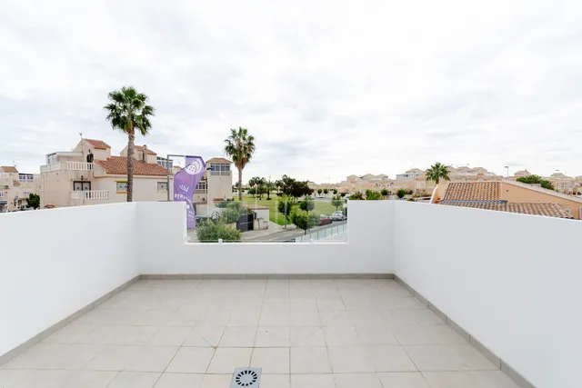 Villa 3 habitaciones 116m² en venta - El limonar — 29