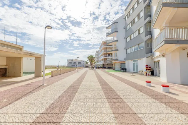 LUMINOSO APARTAMENTO CON VISTAS AL MAR A LA PLAYA DE DAIMÚS. — 19