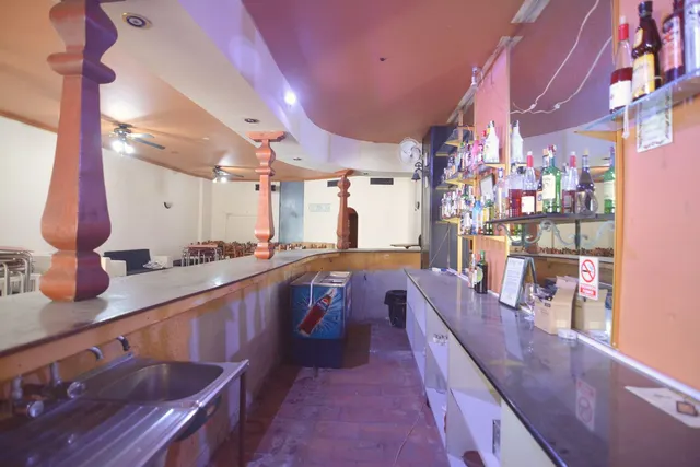Bar 90m² en venta - Centro — 7