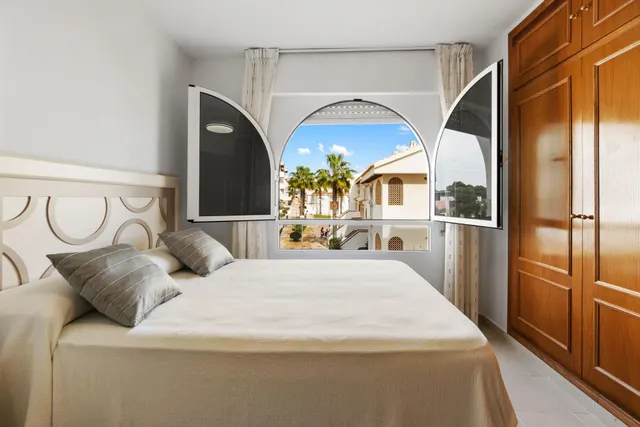 Amplio apartamento en Aguamarina, 50m de la playa — 13