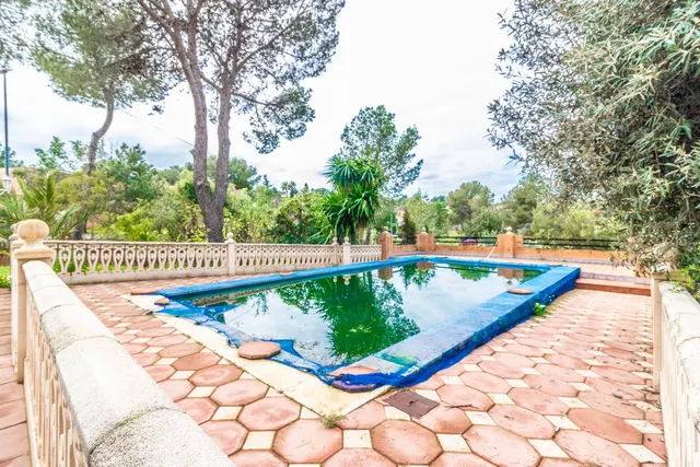 Magnífico chalet esquinero con piscina y vistas panorámicas  - foto 4