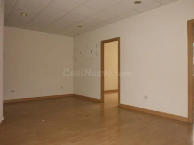 Oficina de nueva construcción en alquiler - foto 5