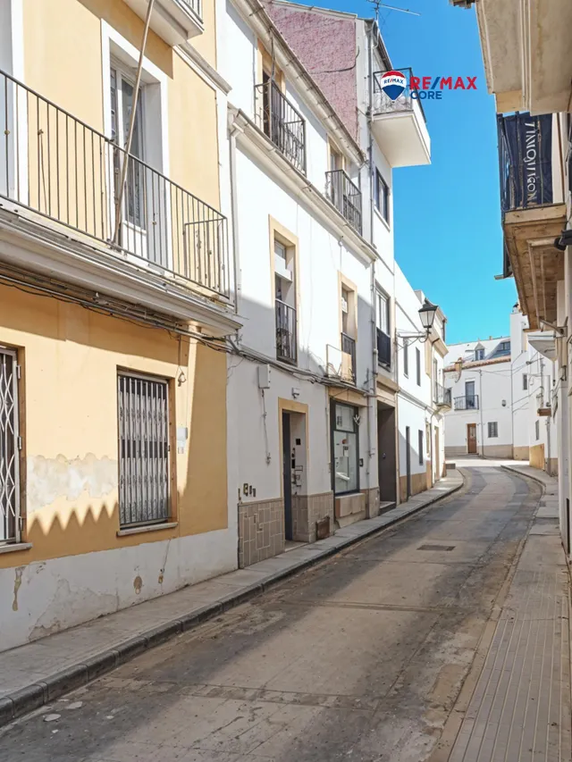 Piso ubicado en el corazón del pueblo — 17