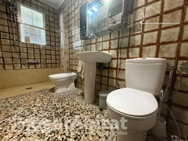 !GRAN VIVIENDA! ESPACIOSA CON TRASTERO, TERRAZA SOLARIUM, BARBACOA, JARDIN Y PISCINA — 32
