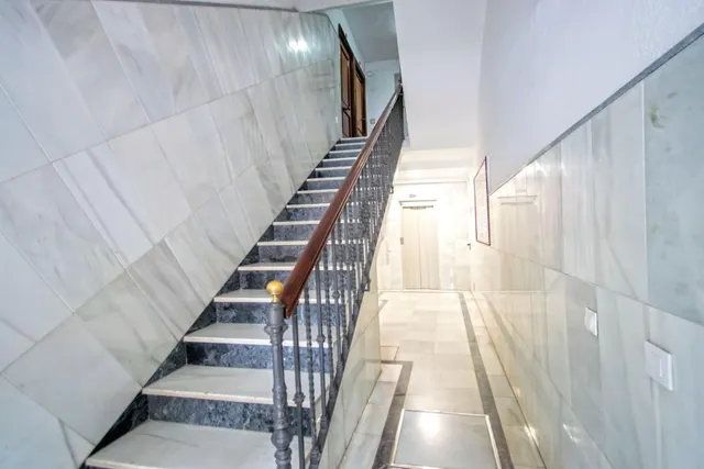 Estupenda vivienda junto José Laguillo con parking en superficie!!! — 24