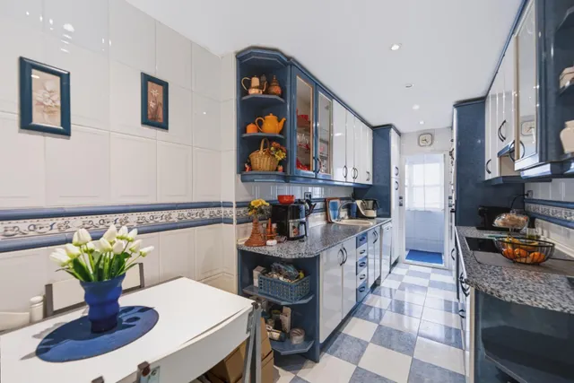 VIVIENDA MUY LUMINOSA DE 3 DORMITORIOS, 2 BAÑOS Y AMPLIA TERRAZA — 23