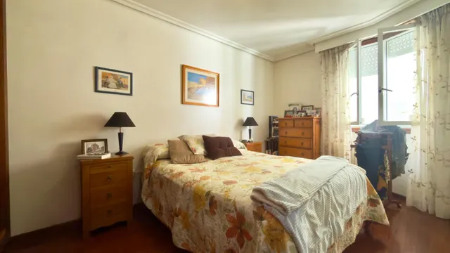 Piso en Venta - Centro de Orense 3 habitaciones 2 baños y ascensor — 29