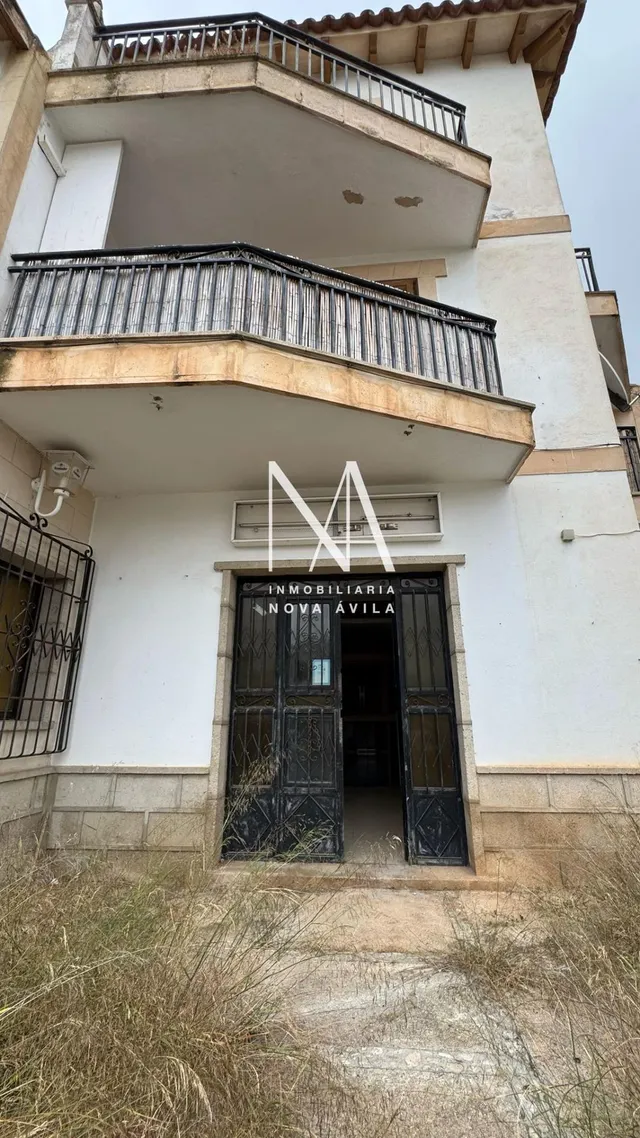 LOCAL ZONA  EL FIGUERAL — 24