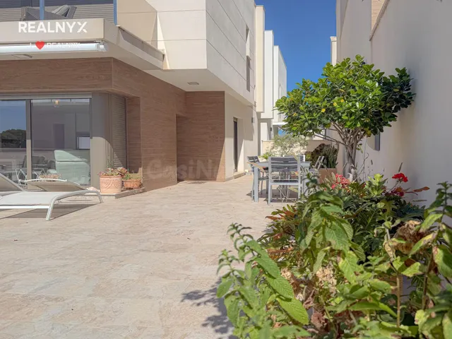 Exclusiva Villa con gigantesca parcela y piscina privada + G