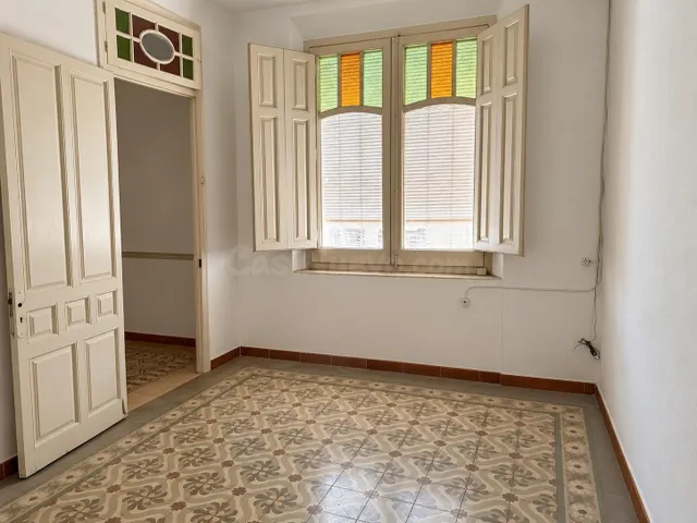 Piso con terraza en el centro de Figueres — 4
