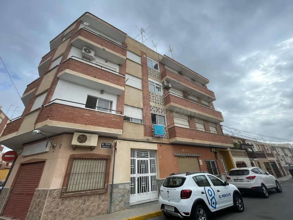 Local en proceso de cambio a vivienda con proyecto realizado en pleno centro de Formentera del Segura