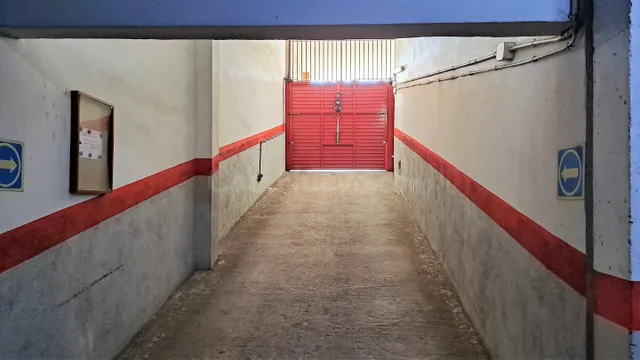 PARKING EN ALQUILER EN ZONA PAISOS CATALANS - foto 5